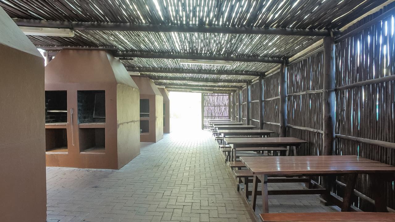 South Coast Beachfront Holiday Apartments Amanzimtoti Exterior foto